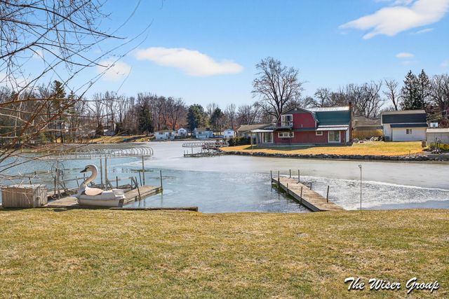 51536 Summit Street, Paw Paw, MI 49079