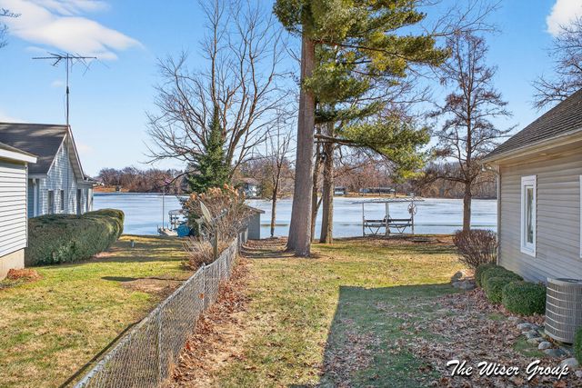 51536 Summit Street, Paw Paw, MI 49079