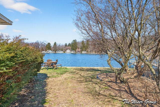 51536 Summit Street, Paw Paw, MI 49079