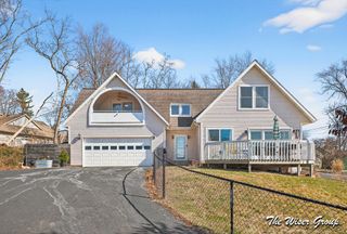 51536 Summit Street, Paw Paw, MI 49079