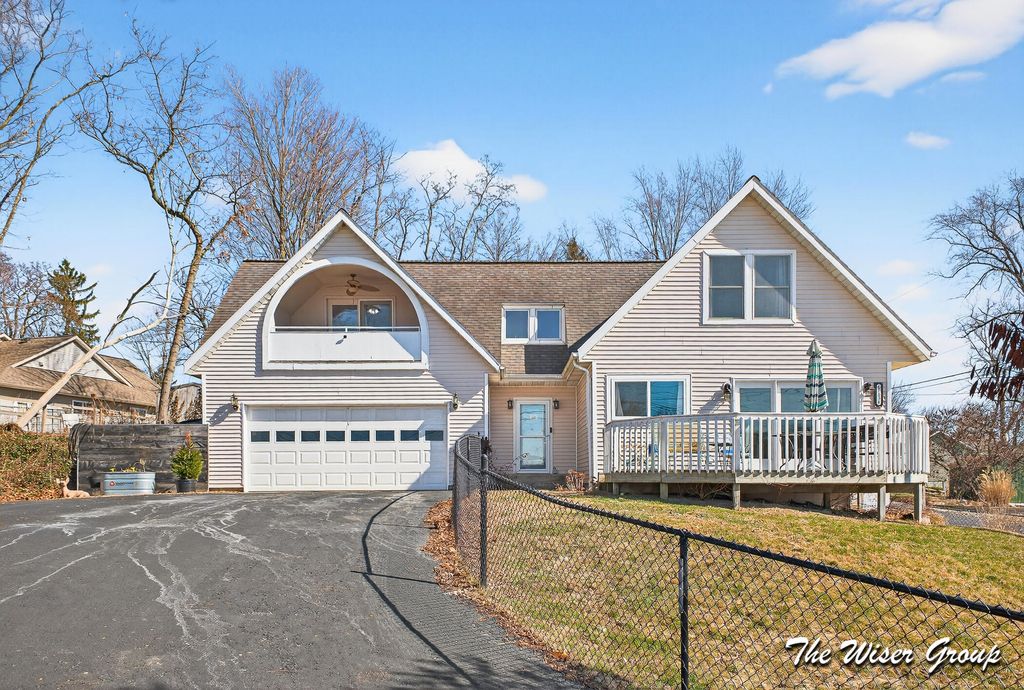 51536 Summit Street, Paw Paw, MI 49079