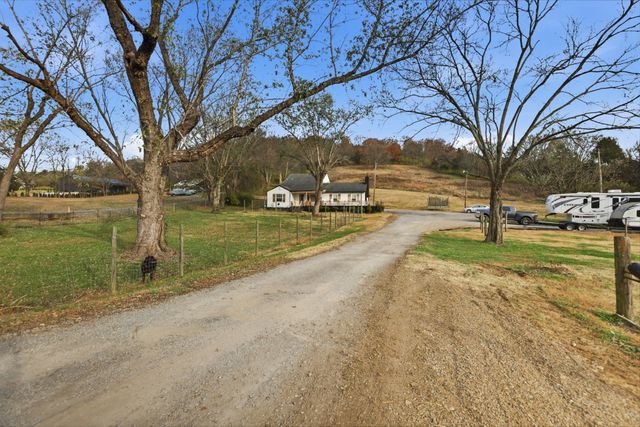 728 Dobbins Pike, Gallatin, TN 37066