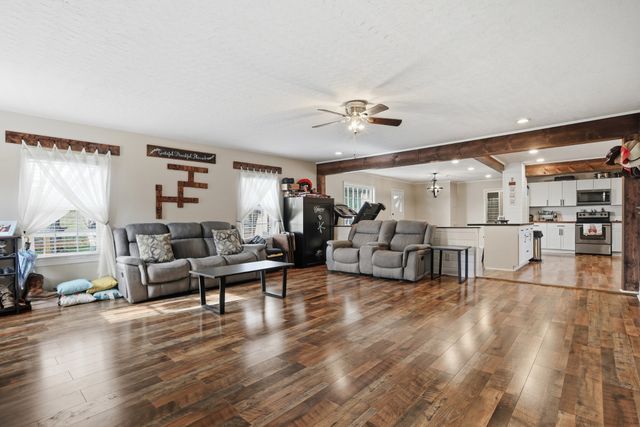 728 Dobbins Pike, Gallatin, TN 37066