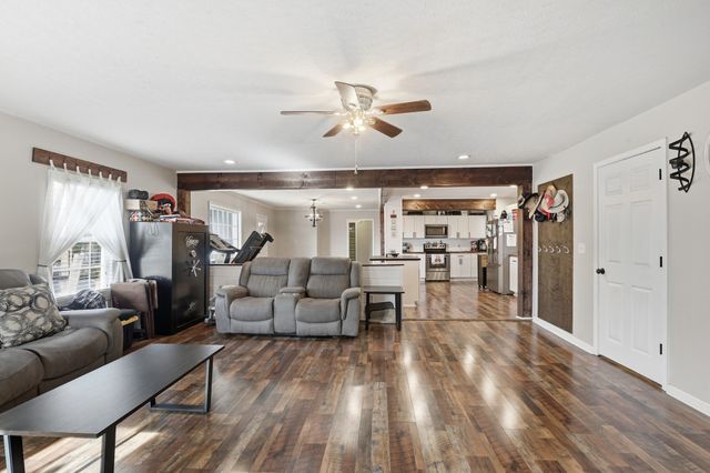 728 Dobbins Pike, Gallatin, TN 37066