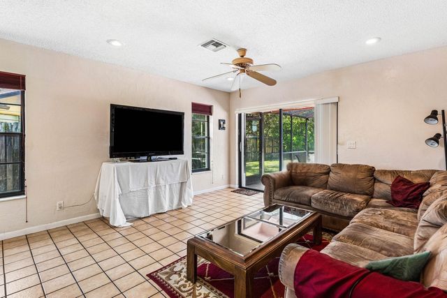 9792 Majorca Place, Boca Raton, FL 33434