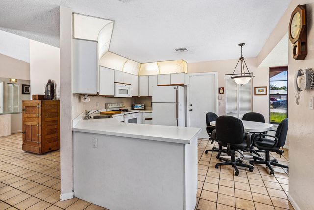 9792 Majorca Place, Boca Raton, FL 33434