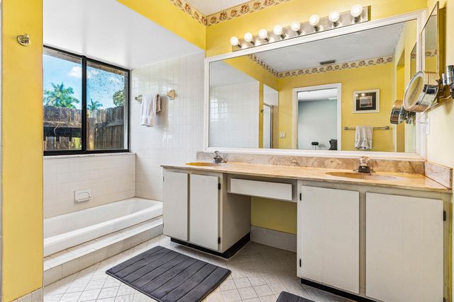 9792 Majorca Place, Boca Raton, FL 33434