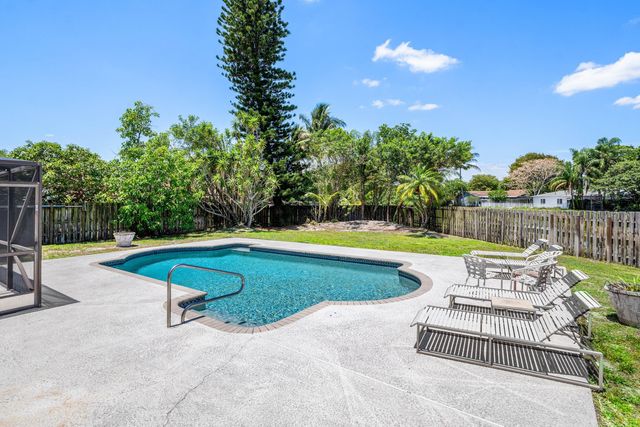 9792 Majorca Place, Boca Raton, FL 33434