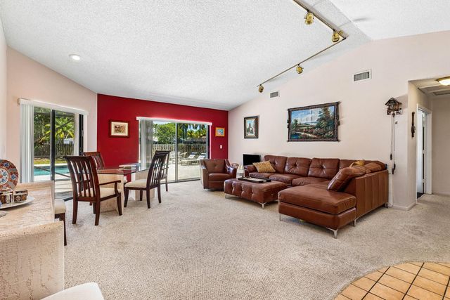 9792 Majorca Place, Boca Raton, FL 33434