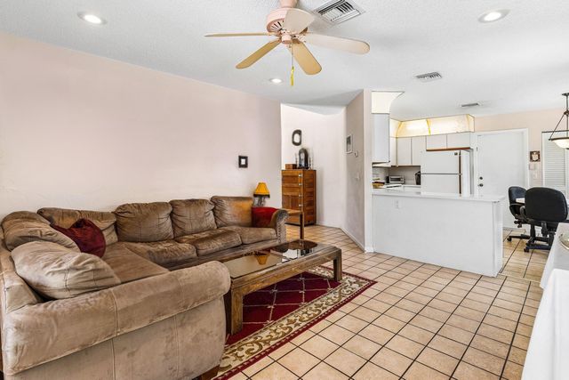 9792 Majorca Place, Boca Raton, FL 33434
