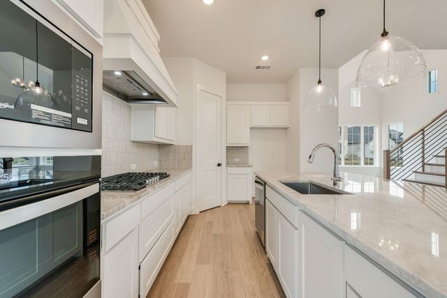 211 Golden Run Drive, Fate, TX 75189