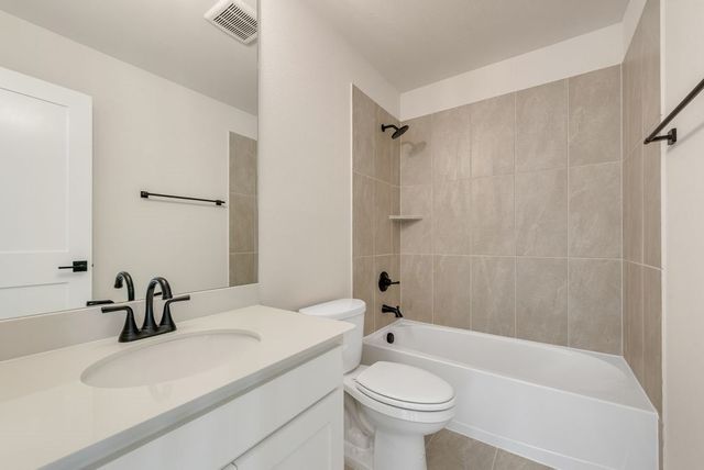 211 Golden Run Drive, Fate, TX 75189