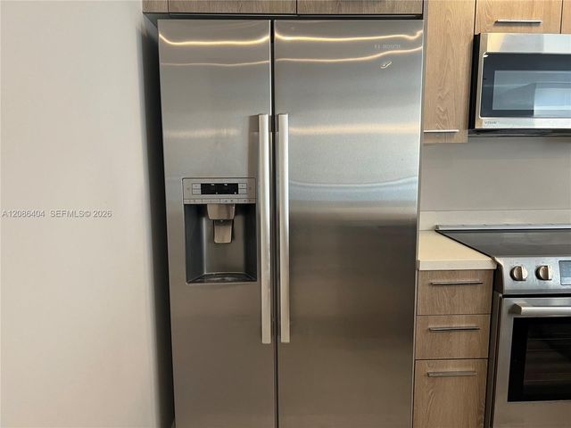 1000 99 6, Bay Harbor Islands, FL 33154