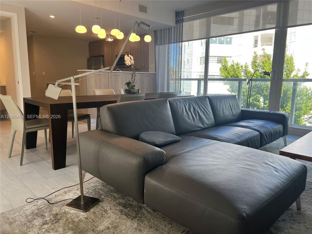 1000 99 6, Bay Harbor Islands, FL 33154