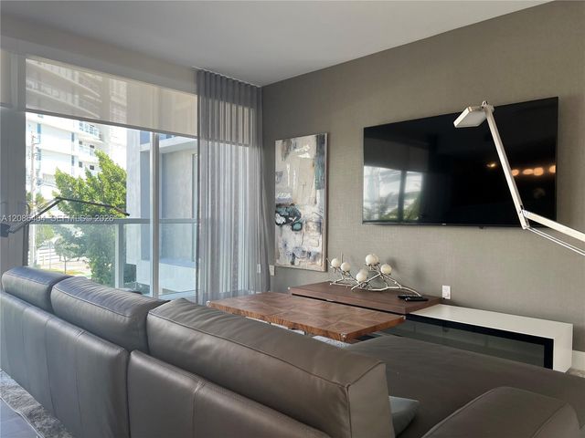 1000 99 6, Bay Harbor Islands, FL 33154