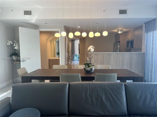 1000 99 6, Bay Harbor Islands, FL 33154