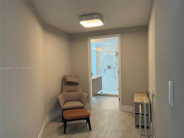 1000 99 6, Bay Harbor Islands, FL 33154