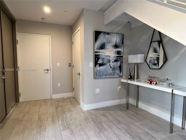 1000 99 6, Bay Harbor Islands, FL 33154