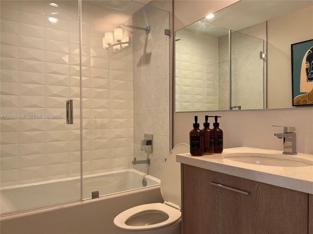 1000 99 6, Bay Harbor Islands, FL 33154