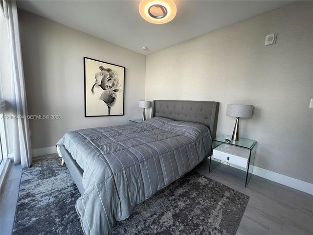 1000 99 6, Bay Harbor Islands, FL 33154