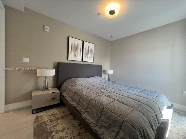 1000 99 6, Bay Harbor Islands, FL 33154