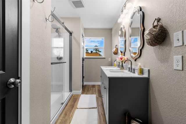 129 Second Avenue, Onalaska, TX 77360