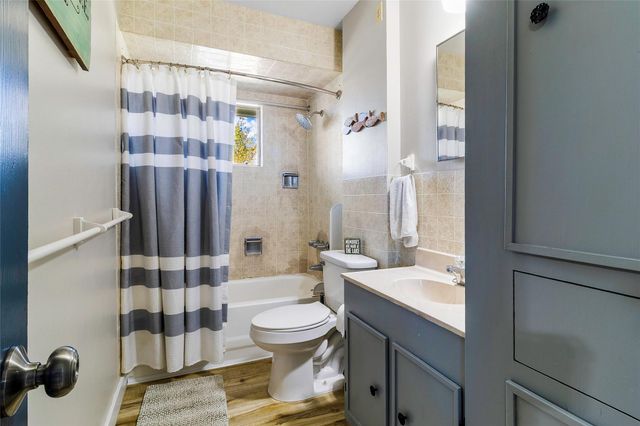 129 Second Avenue, Onalaska, TX 77360