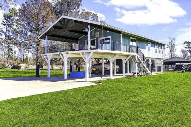 129 Second Avenue, Onalaska, TX 77360