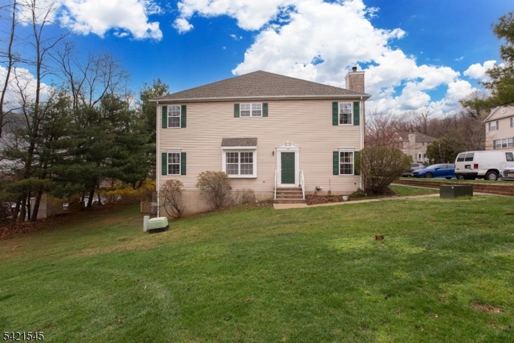 109 Tallwood Ln, Green Brook Twp., NJ 08812 — photo 2