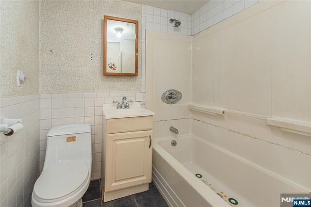33 Butler Street, Clifton, NJ 07011