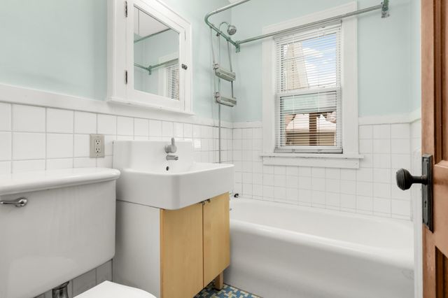 4025 42nd Avenue S, Minneapolis, MN 55406