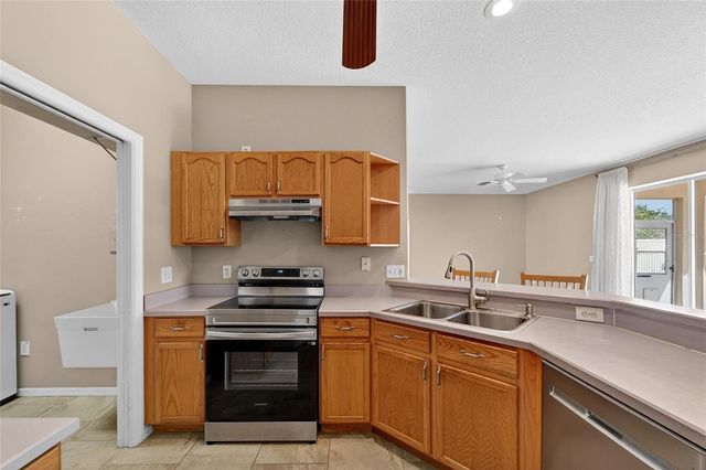 1615 ORACLE DRIVE, Ruskin, FL 33573