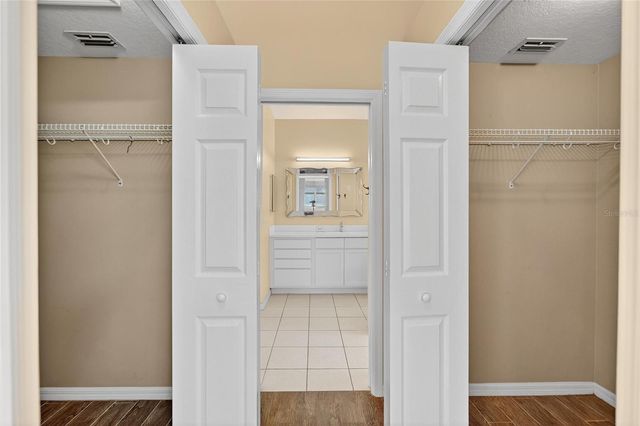 1615 ORACLE DRIVE, Ruskin, FL 33573