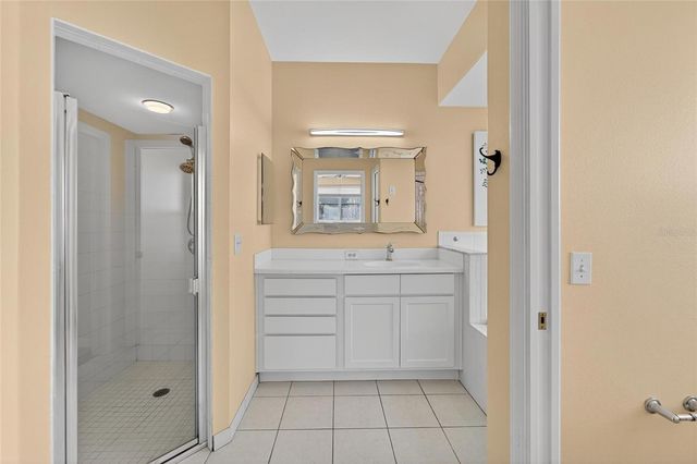 1615 ORACLE DRIVE, Ruskin, FL 33573