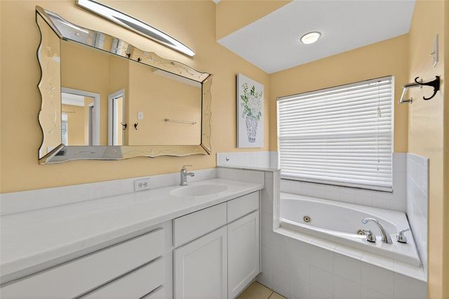 1615 ORACLE DRIVE, Ruskin, FL 33573