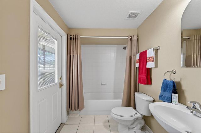 1615 ORACLE DRIVE, Ruskin, FL 33573