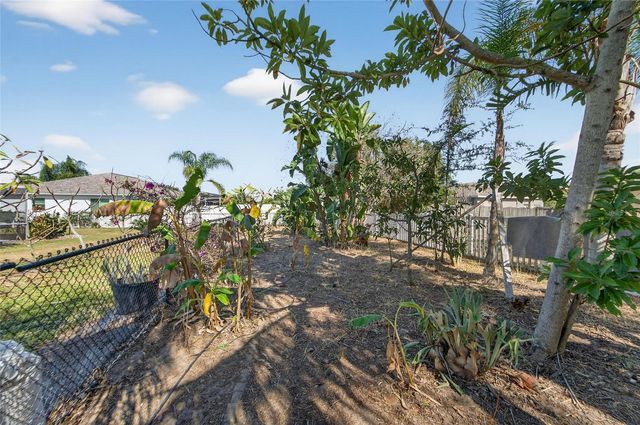 1615 ORACLE DRIVE, Ruskin, FL 33573