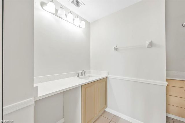 14819 Laguna DR 403, Fort Myers, FL 33908