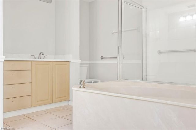 14819 Laguna DR 403, Fort Myers, FL 33908