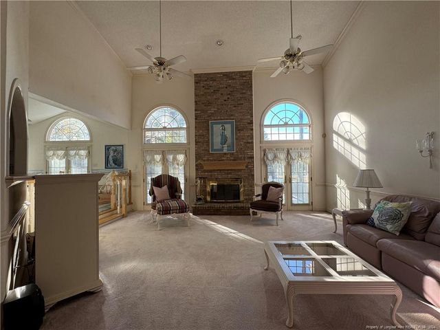 908 E Prospect Avenue, Raeford, NC 28376