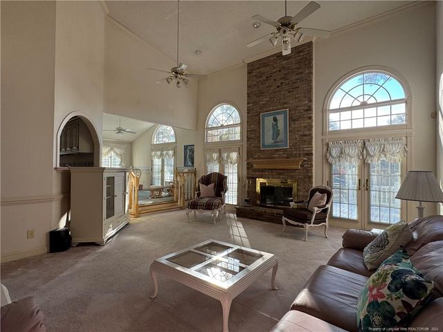 908 E Prospect Avenue, Raeford, NC 28376