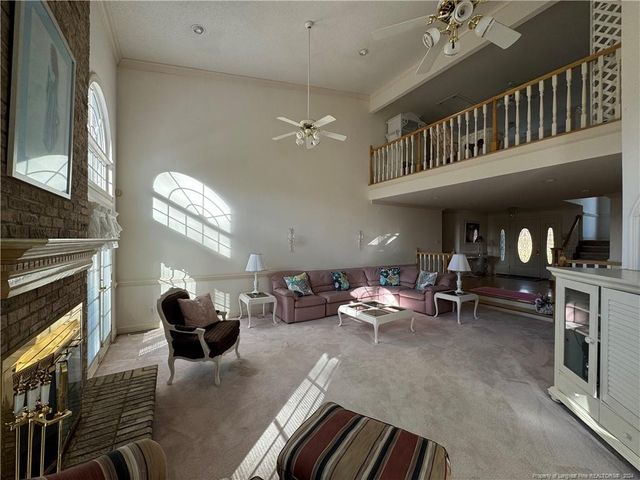 908 E Prospect Avenue, Raeford, NC 28376