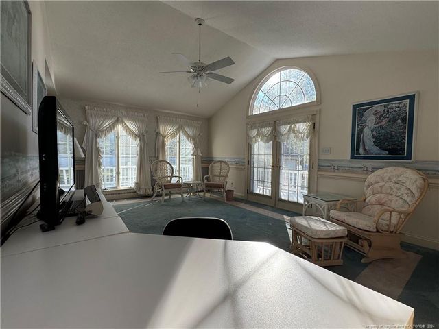 908 E Prospect Avenue, Raeford, NC 28376
