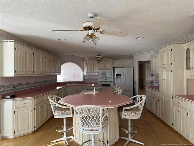 908 E Prospect Avenue, Raeford, NC 28376