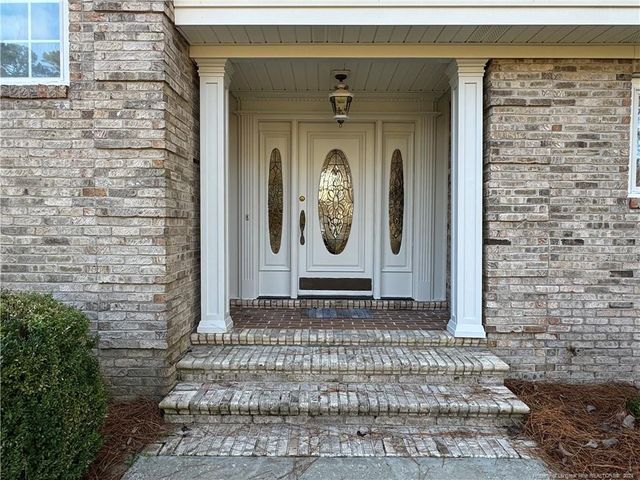908 E Prospect Avenue, Raeford, NC 28376