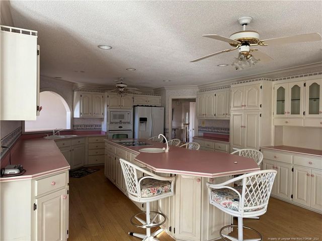 908 E Prospect Avenue, Raeford, NC 28376
