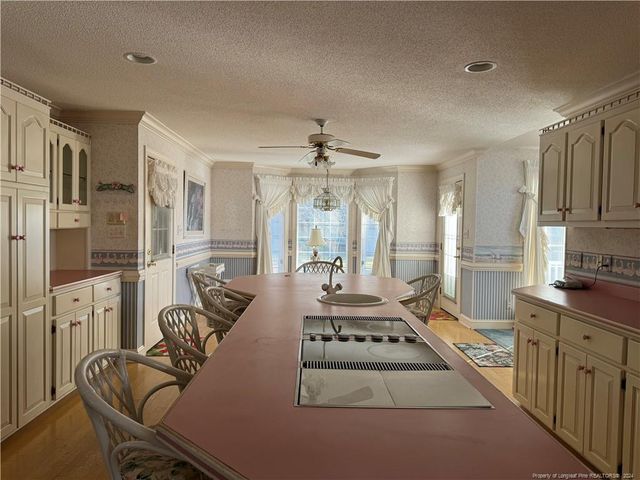 908 E Prospect Avenue, Raeford, NC 28376