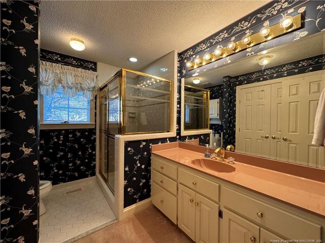 908 E Prospect Avenue, Raeford, NC 28376
