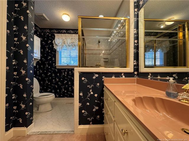 908 E Prospect Avenue, Raeford, NC 28376
