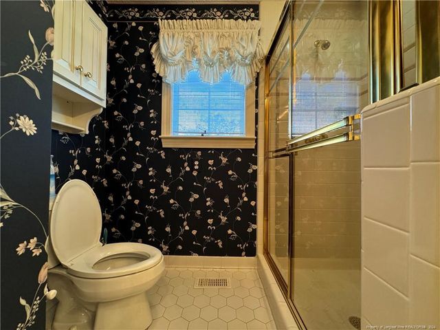 908 E Prospect Avenue, Raeford, NC 28376